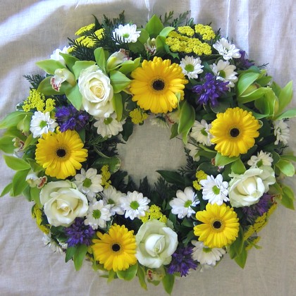 2. Traditional Open Wreath