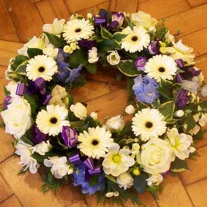 4. Traditional Open Wreath