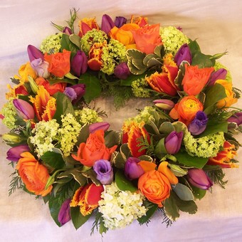 Traditional Open Wreath