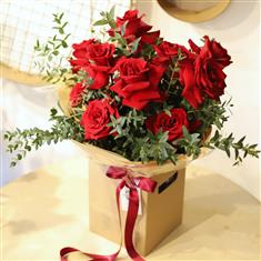 The Reflex Rose bouquet in Red