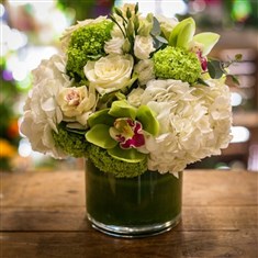 Luxury White and Green Table Arrangement