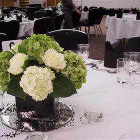 fwthumbbeales_hotel_table_arrangement.jpg