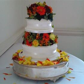 fwthumbDecorated-Wedding-Cake.jpg